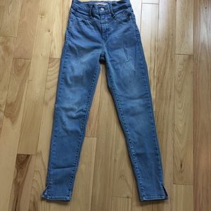 Levi’s Mike High Ankle Booty Jeans - size 25
